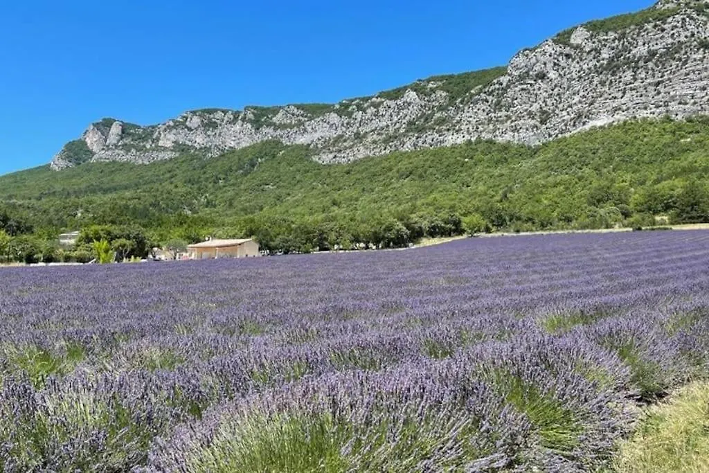 Boulevard De Provence Daire Cleon-d'Andran Fransa